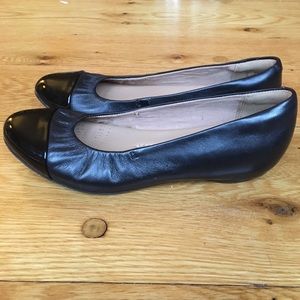 Clark’s classic black flats